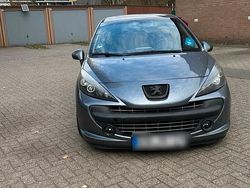 Grau Gebraucht 2006 Peugeot 207 Sport Coupé | 1.700 € (Etwas zu teuer)