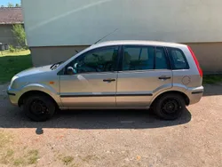 Gebraucht 2003 Ford Fusion Kombi | 1.950 €