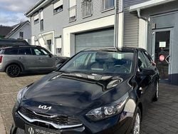 Schwarz Gebraucht 2023 Kia Ceed Vision Limousine | 18.880 € (Guter Preis)
