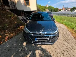 Grau Gebraucht 2020 Hyundai i20 Active Limousine | 11.700 €