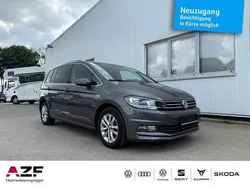 Grau Gebraucht 2017 VW Touran Highline Van / Kleinbus | 22.480 € (Fairer Preis)