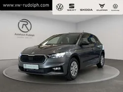 Graphite grau metallic Gebraucht 2024 Skoda Fabia Selection Limousine | 18.689 € (Guter Preis)