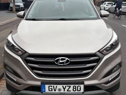 Silber Gebraucht 2015 Hyundai Tucson Trend SUV | 13.200 € (Fairer Preis)
