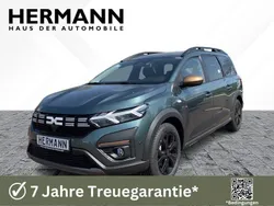 Zedergrün (grün) Gebraucht 2025 Dacia Jogger Extreme Van / Kleinbus | 27.895 € (Fairer Preis)