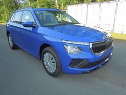 Energyblau Neu 2025 Skoda Kamiq Essence SUV | 20.985 € (Guter Preis)