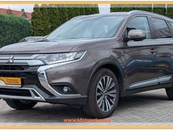 Braun Gebraucht 2018 Mitsubishi Outlander Diamant Edition SUV | 17.490 € (Fairer Preis)