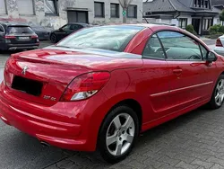 Rot Gebraucht 2010 Peugeot 207 CC Platinum Cabrio | 4.490 € (Fairer Preis)