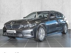 Grau Gebraucht 2021 BMW 318 Sport Line Kombi | 18.995 € (Superpreis)