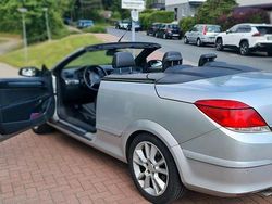 Silber Gebraucht 2007 Opel Astra Cabriolet Cabrio | 3.950 € (Etwas zu teuer)
