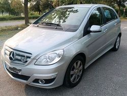 Silber Gebraucht 2009 Mercedes B180 Van / Kleinbus | 7.200 € (Fairer Preis)