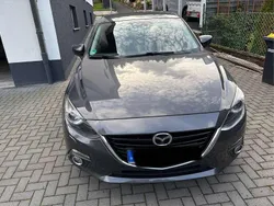 Grau Gebraucht 2016 Mazda 3 Sports-Line Kleinwagen | 11.900 € (Fairer Preis)