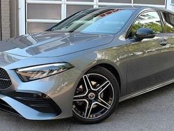 Grau Gebraucht 2024 Mercedes A200 AMG line Limousine | 32.900 € (Fairer Preis)