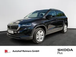 Blackmagic perleffekt Gebraucht 2024 Skoda Karoq Selection SUV | 35.789 € (Fairer Preis)