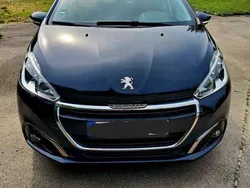 Grau Gebraucht 2016 Peugeot 208 Active Kleinwagen | 5.000 € (Fairer Preis)