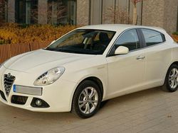 Weiß Gebraucht 2014 Alfa Romeo Giulietta Turismo Limousine | 8.450 € (Fairer Preis)