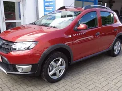 Rot Gebraucht 2014 Dacia Sandero Prestige Kleinwagen | 8.990 € (Fairer Preis)