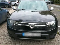 Schwarz Gebraucht 2011 Dacia Duster SUV | 5.650 € (Etwas zu teuer)
