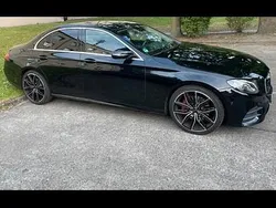 Schwarz Gebraucht 2016 Mercedes E220 AMG line Limousine | 24.998 € (Etwas zu teuer)