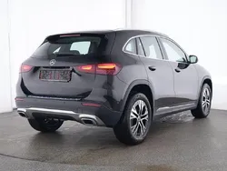 Kosmosschwarz Gebraucht 2024 Mercedes GLA200 Progressive SUV | 36.590 € (Superpreis)