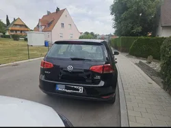 Schwarz Gebraucht 2012 VW Golf VII Trendline Kleinwagen | 10.000 € (Teuer)