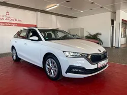 Weiß Gebraucht 2022 Skoda Octavia Ambition Kombi | 22.999 € (Superpreis)