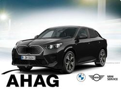 Black sapphire metallic Gebraucht 2025 BMW iX2 M Sport SUV | 51.900 € (Teuer)