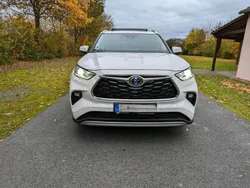 Weiß Gebraucht 2021 Toyota Highlander Hybrid Luxury SUV | 47.500 €