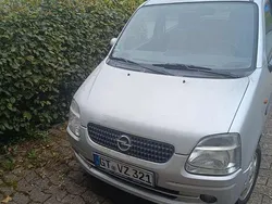 Silber Gebraucht 2001 Opel Agila Kleinwagen | 1.500 € (Etwas zu teuer)