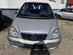 Silber Gebraucht 2001 Mercedes A160 Classic Limousine | 1.700 € (Fairer Preis)