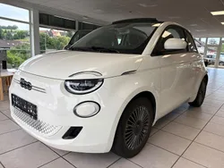 Weiß Gebraucht 2022 Fiat 500e Icon Cabrio | 21.995 € (Fairer Preis)