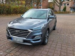 Grau Gebraucht 2018 Hyundai Tucson SUV | 15.750 € (Guter Preis)