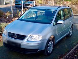 Silber Gebraucht 2004 VW Touran Trendline Van / Kleinbus | 3.400 € (Etwas zu teuer)
