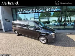 Obsidianschwarz metallic Gebraucht 2023 Mercedes Vito Van / Kleinbus | 30.571 € (Guter Preis)
