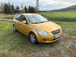 Gold Gebraucht 2007 Kia Ceed Kleinwagen | 3.000 €