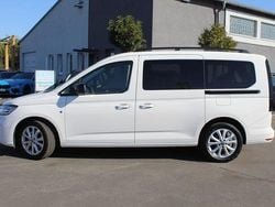 Weiß Gebraucht 2022 VW Caddy Maxi Life Design Van / Kleinbus | 29.980 € (Etwas zu teuer)