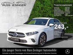 Weiß Gebraucht 2022 Mercedes A180 Style Limousine | 21.880 € (Fairer Preis)