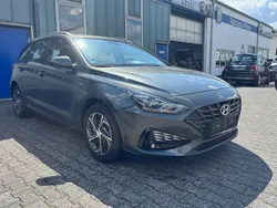 Grau Gebraucht 2023 Hyundai i30 Select Kombi | 17.490 € (Guter Preis)