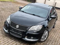 Schwarz Gebraucht 2010 Suzuki Kizashi Limousine | 7.800 €