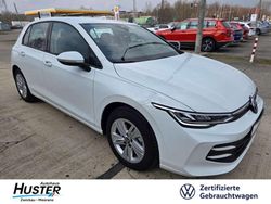Weiß Gebraucht 2024 VW Golf VIII Life Limousine | 26.650 € (Fairer Preis)
