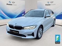 Weiß Gebraucht 2021 BMW 330e Advantage Kombi | 19.990 € (Guter Preis)