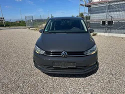 Grau Gebraucht 2024 VW Touran Comfortline Van / Kleinbus | 22.999 € (Guter Preis)