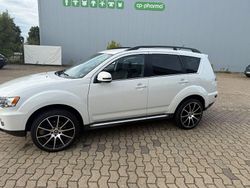 Weiß Gebraucht 2011 Mitsubishi Outlander SUV | 11.500 € (Teuer)