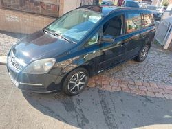 Schwarz Gebraucht 2006 Opel Zafira Edition Van / Kleinbus | 2.100 € (Fairer Preis)