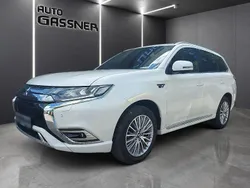 Weiß Gebraucht 2020 Mitsubishi Outlander P-HEV Plus SUV | 23.990 € (Teuer)