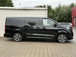 Perla nera schwarz perla nera schwarz perla nera schwarz Neu 2025 Peugeot Traveller Premium Van / Kleinbus | 48.989 € (Fairer Preis)