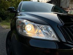 Schwarz Gebraucht 2011 Skoda Octavia Kombi | 5.700 € (Teuer)