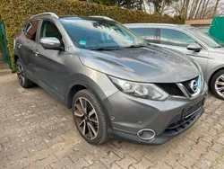 Grau Gebraucht 2014 Nissan Qashqai Tekna SUV | 10.900 € (Fairer Preis)