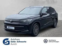 Schwarz Gebraucht 2024 VW Tiguan Life SUV | 32.880 € (Fairer Preis)