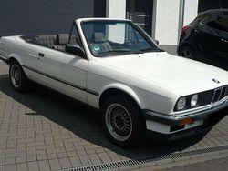 Weiß Gebraucht 1989 BMW 325 Cabriolet Cabrio | 15.600 €