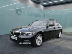Schwarz Gebraucht 2021 BMW 330e Kombi | 24.749 € (Fairer Preis)